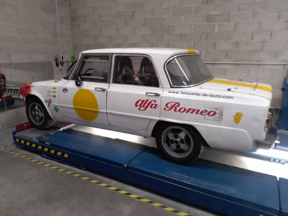 voiture blanche